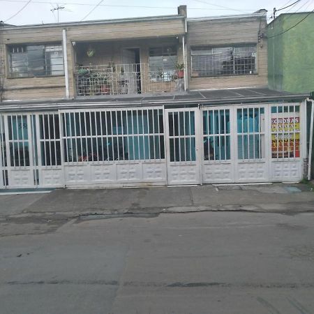 Habitacion Con Bano Privado Cerca Al Aeropuerto Bogotá Eksteriør bilde